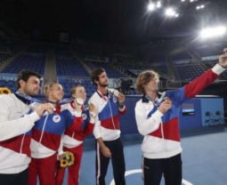 Путин: выступления российских спортсменов показали бессмысленность попыток политизировать спорт