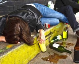 Украинская нация убивает себя наркотиками и алкоголем