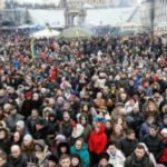 Школьница, публично спалившая флаг Украины, извинилась перед общественностью