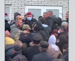 В храме под Винницей АТОшники спровоцировали конфликт между сторонниками ПЦУ и УПЦ